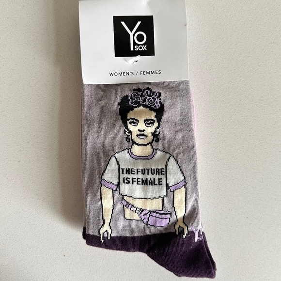 "The Future is Female" Frida Kahlo Yo Sox - Picture 1 of 2